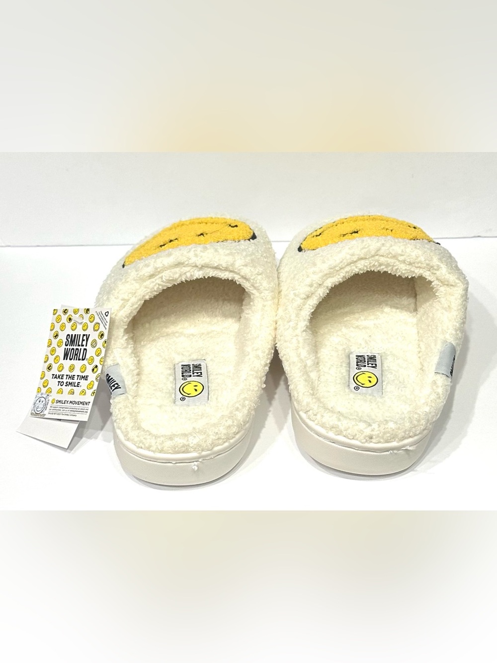 NEW SmileyWorld Women Smiley Face Warm Comfy Soft Slippers (M/L Fits up to US 8) - Picture 12 of 14